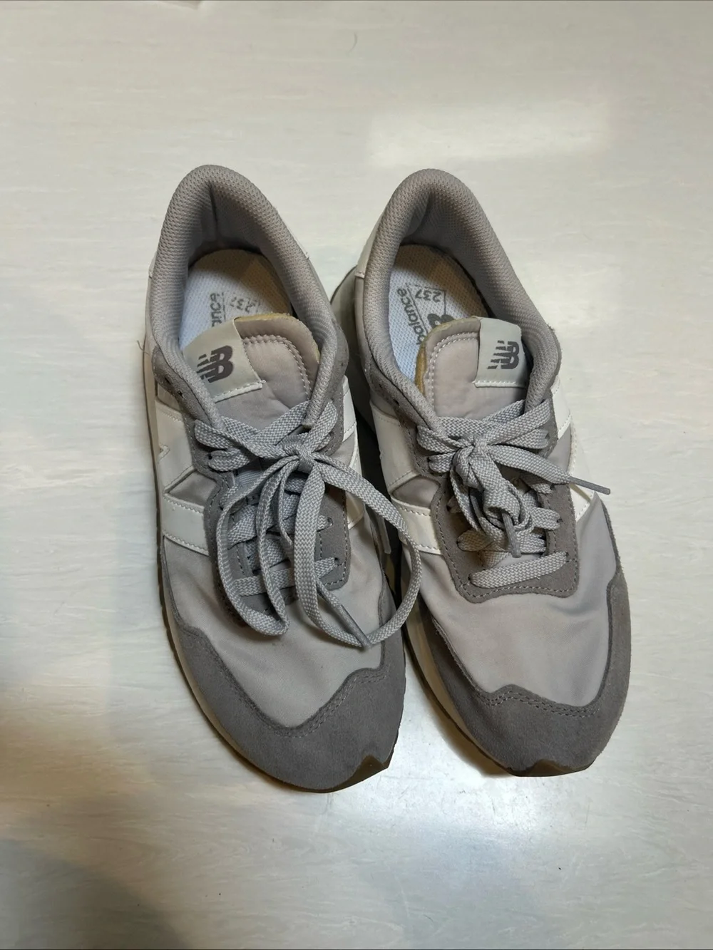 New Balance classic grey